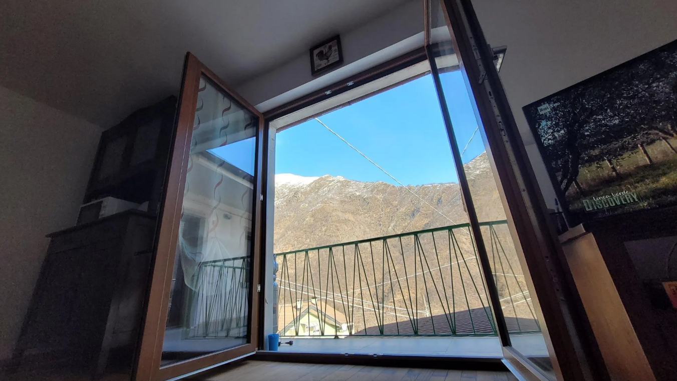 Vista dal divano sui monti