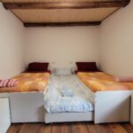 È presente un letto estraibile 80x200